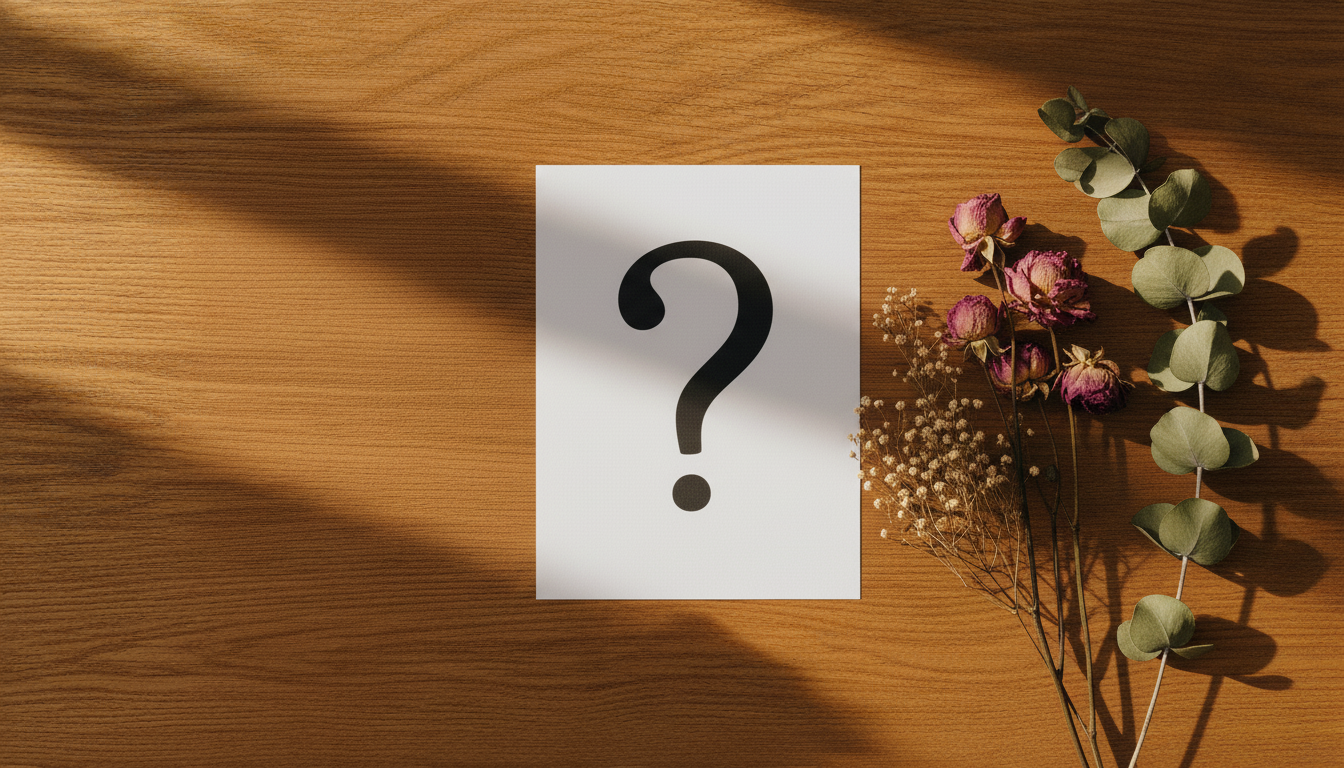 Bild mit einem Blatt Papier auf dem ein großes Fragezeichen ist für die Fragen zu den Produkten